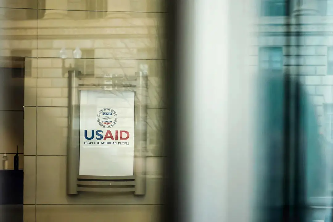 El lobby de la sede de la Agencia de Estados Unidos para el Desarrollo Internacional (USAID) en Washington el 3 de febrero de 2025. (Kevin Dietsch/Getty Images)