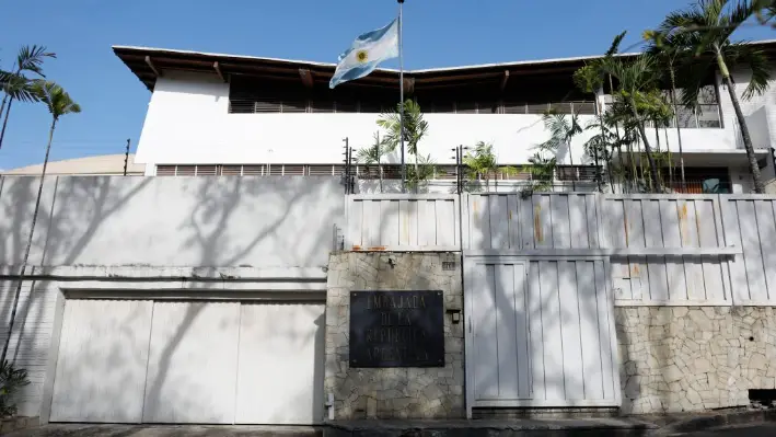 Residencia Universitaria de la Embajada de la República Argentina en la ciudad de Caracas, el 16 de marzo de 2020 en Caracas, Venezuela. (Leonardo Fernández Viloria/Getty Images)