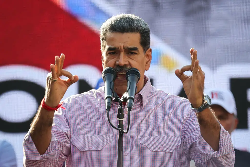 <em>El presidente de Venezuela, Nicolás Maduro, habla a sus partidarios durante la conmemoración del 'Caracazo' de 1989 el 27 de febrero de 2025 en Caracas, Venezuela. (Jesus Vargas/Getty Images)</em>