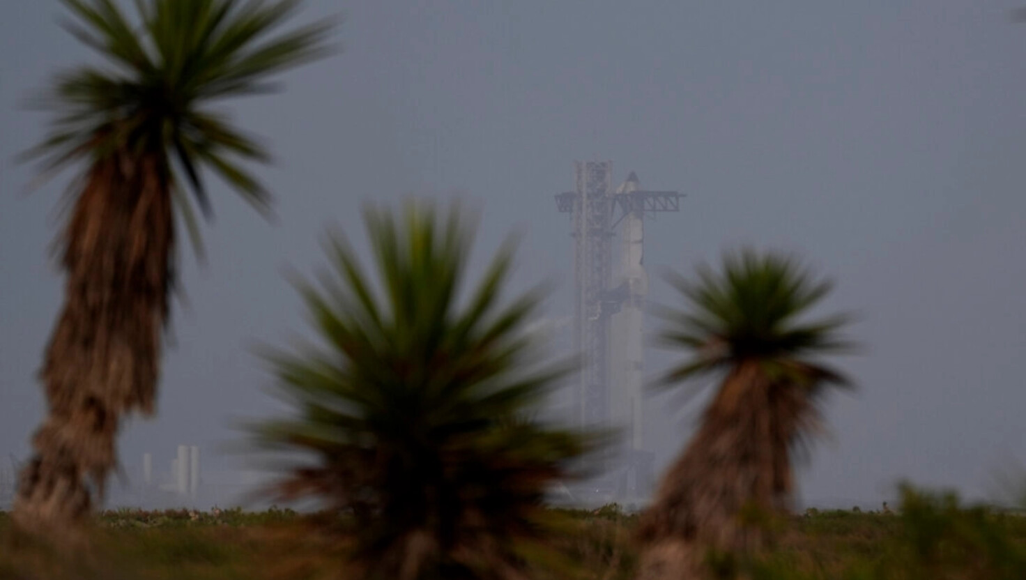 El megacohete Starship de SpaceX se encuentra en la plataforma después de que su vuelo de prueba desde Starbase fuera cancelado en Boca Chica, Texas, el 3 de marzo de 2025. (Eric Gay/AP Photo).