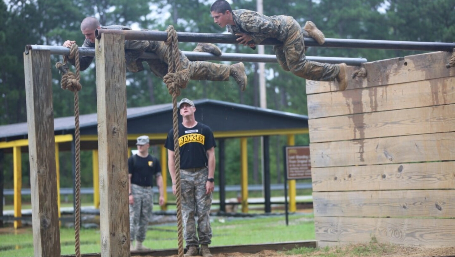 Soldados entrenan en Fort Benning, Georgia, el 23 de junio de 2015. (Scott Brooks/US Army via Getty Images).