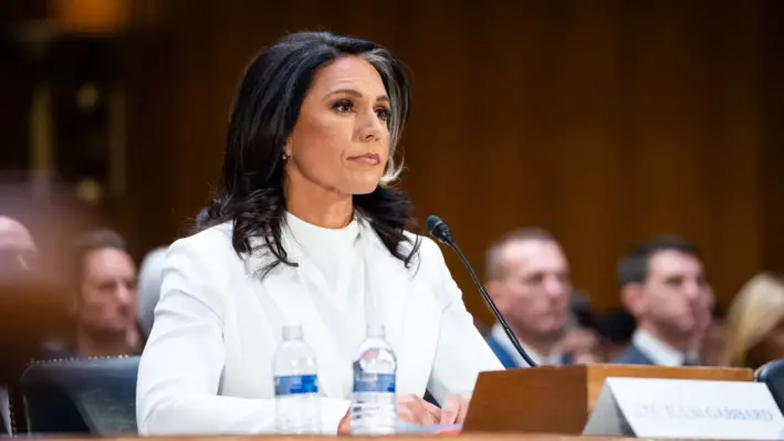 Tulsi Gabbard, entonces candidata a directora de Inteligencia Nacional, testifica ante el Comité Selecto de Inteligencia del Senado, en el Capitolio, el 30 de enero de 2025. (Madalina Vasiliu/The Epoch Times)