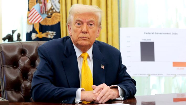 El presidente de EE. UU., Donald Trump, pronuncia unas palabras sobre el informe de empleo desde el Despacho Oval de la Casa Blanca el 7 de marzo de 2025. (Anna Moneymaker/Getty Images)