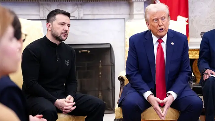 El presidente Donald Trump con el presidente ucraniano Volodímir Zelenski en el Despacho Oval de la Casa Blanca el 28 de febrero de 2025. (Andrew Harnik/Getty Images)
