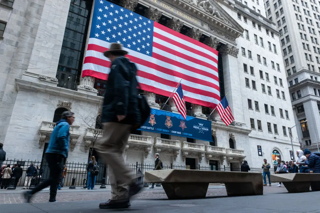 La Bolsa de Nueva York (NYSE) se encuentra en Wall Street, en la ciudad de Nueva York, el 5 de marzo de 2025. (Spencer Platt/Getty Images)