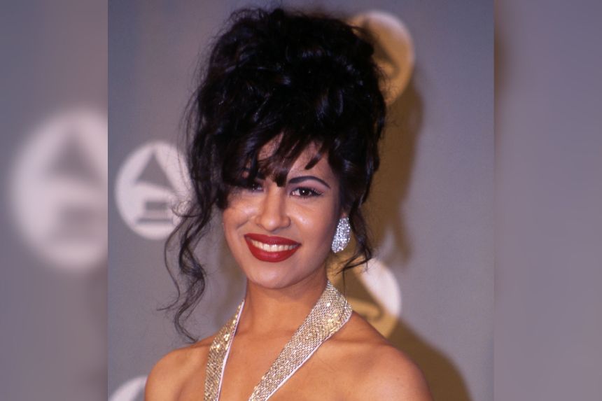 Selena en la sala de prensa de los premios Grammy de 1994 en Nueva York. (Vinnie Zuffante/Getty Images).