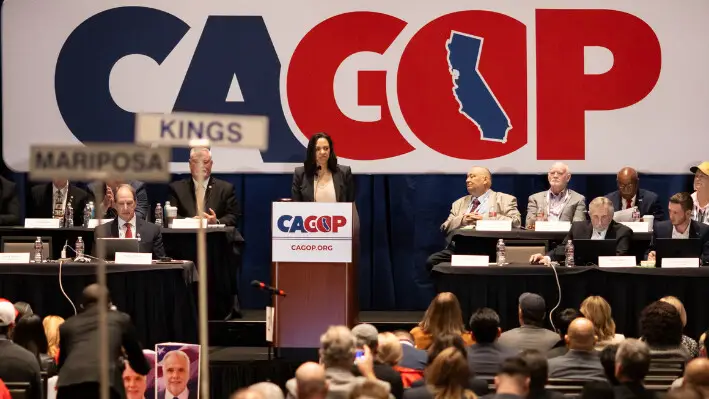 La presidenta del Partido Republicano de California, Corrin Rankin, habla en la convención del CAGOP en Sacramento, California, el 16 de marzo de 2025. (John Fredricks/The Epoch Times).