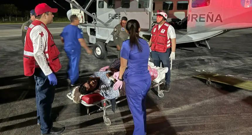 Un avión comercial de una línea local Lanhsa cayó este lunes al mar un minuto después de haber despegado del Aeropuerto Internacional Juan Manuel Gálvez, de la isla de Roatán, en el Caribe de Honduras, informó una fuente oficial. (EFE/Fuerzas Armadas Honduras)