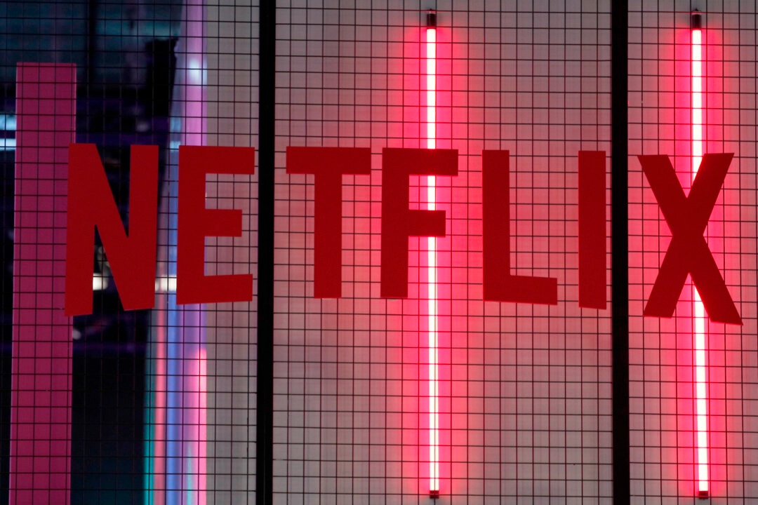 El logotipo de la empresa de entretenimiento Netflix en París el 4 de noviembre de 2017. (Christophe Ena/AP Photo)