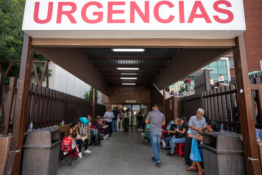 Un hombre mexicano de 31 años con sarampión falleció este viernes en Chihuahua, estado en la frontera con Estados Unidos, por un cuadro combinado con diabetes, y es la primera muerte en el país por el actual brote, según informaron autoridades sanitarias. Imagen de archivo. (EFE/Miguel Sierra)