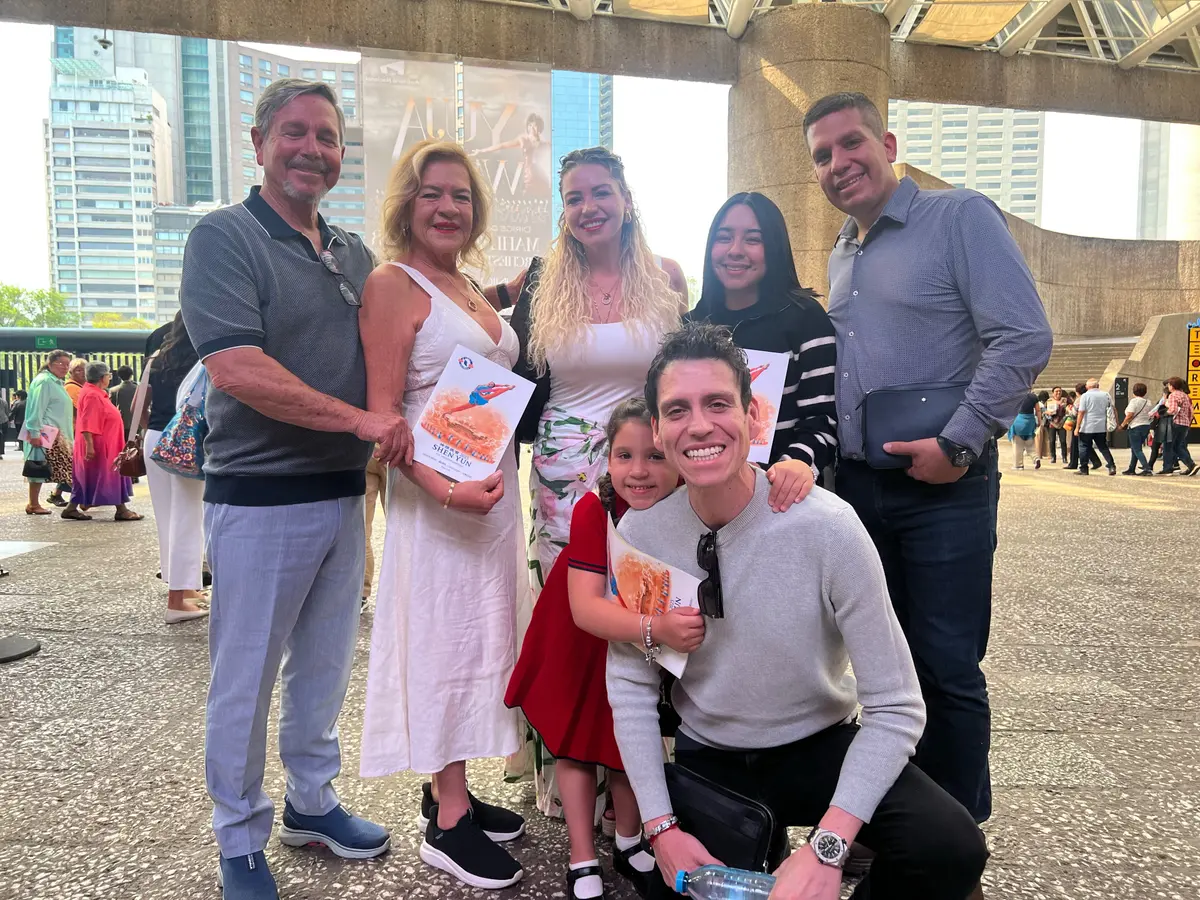 André Fullón Gómez y su familia disfrutaron de Shen Yun en el Auditorio Nacional de la Ciudad de México el 3 de mayo de 2025. (Jane Yang/The Epoch Times).