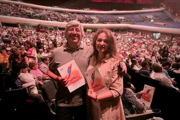 Carla Aldas y Roberto Navas disfrutaron de Shen Yun en el Auditorio Nacional de Ciudad de México el 3 de mayo de 2025. (Sophia Fang/The Epoch Times).