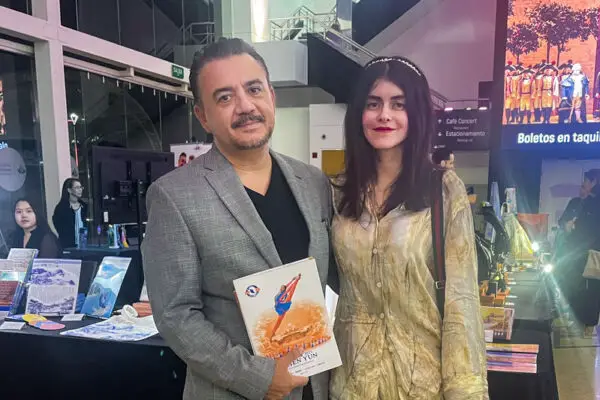 Óscar Jiménez Lizárraga, dueño de una empresa de bienes raíces, junto a su esposa Brenda Maricela Hernández Vázquez, presenciaron la primera presentación de Shen Yun en el Conjunto Santander de Artes Escénicas, Universidad de Guadalajara, en Guadalajara, México. (Fang Yuan/The Epoch Times)