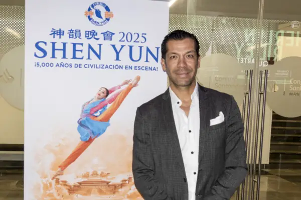 El propietario de empresa, Rafael González, y su esposa Alejandra Gutiérrez vieron la actuación de Shen Yun en el Conjunto Santander de Artes Escénicas, en la Universidad de Guadalajara, México. (Yang Jie/The Epoch Times)