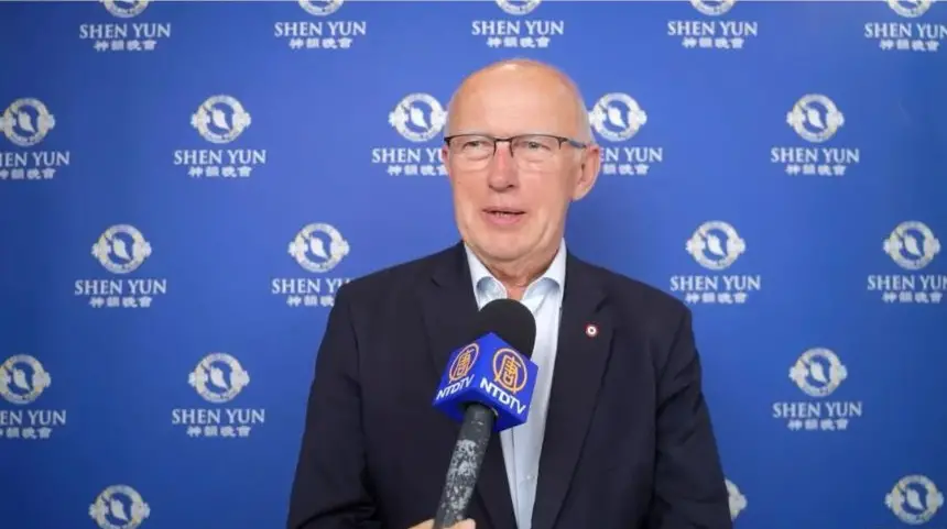 Thierry Frappé disfrutó de Shen Yun en el Palacio de Congresos de París el 3 de mayo de 2025. (NTD)