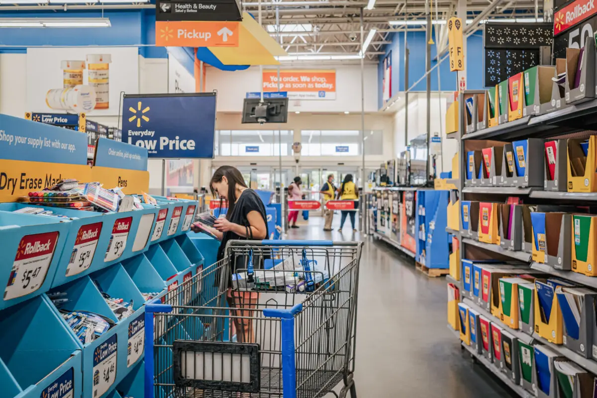 Walmart en Houston, Texas, el 4 de agosto de 2021. (Brandon Bell/Getty Images)