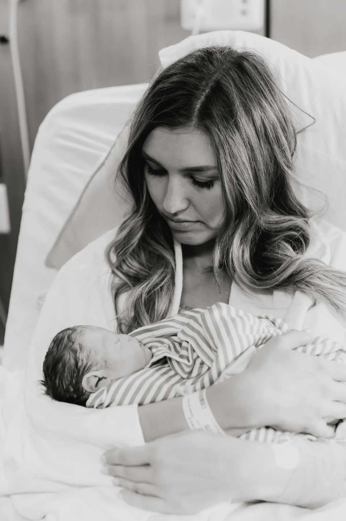 Madysen con el bebé Charlie. (Cortesía de The Beautiful Birth LLC)