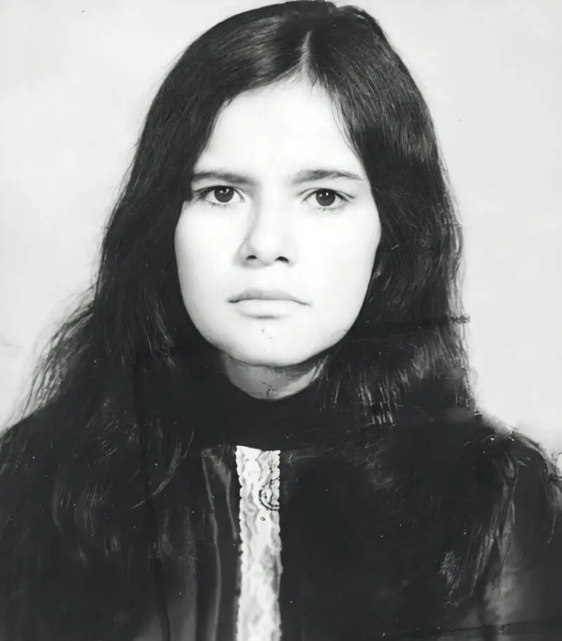 Esta es la fotografía más antigua que se conoce de la Sra. Chapman, de cuando tenía 17 años (Cortesía de Marina Chapman).