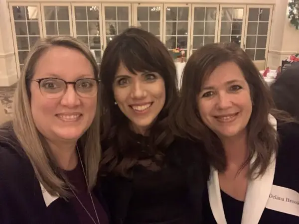 (De izquierda a derecha) Lauren Eden, Melissa Ohden y Delana Brooks, las tres sobrevivientes de abortos. (Cortesía de <a href="https://www.facebook.com/people/Lauren-Eden-Abortion-Survivor-Pro-Life-Speaker-Family-Advocate/100084937398584/?paipv=0&eav=AfbNcq6rBDzY0X6M5hVCNwdyqWDESlFL_ytDBZBEIUOsVmiXB8VzEpLRKDZMNrYTPME&_rdr" target="_blank" rel="noopener">Lauren Eden</a>)