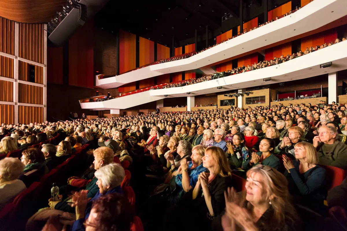 Aforo completo en el FirstOntario Concert Hall de Hamilton, Ontario, el 31 de diciembre de 2019. (Evan Ning/The Epoch Times)