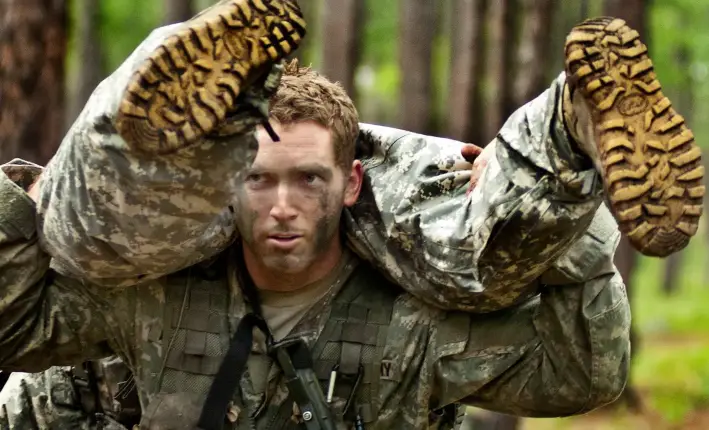 Soldados del Ejército de Estados Unidos aprenden técnicas de combate táctico en el Curso de Calificación de las Fuerzas Especiales en Fort Bragg, Carolina del Norte. (Sargento Russell Klika/CC BY 2.0)