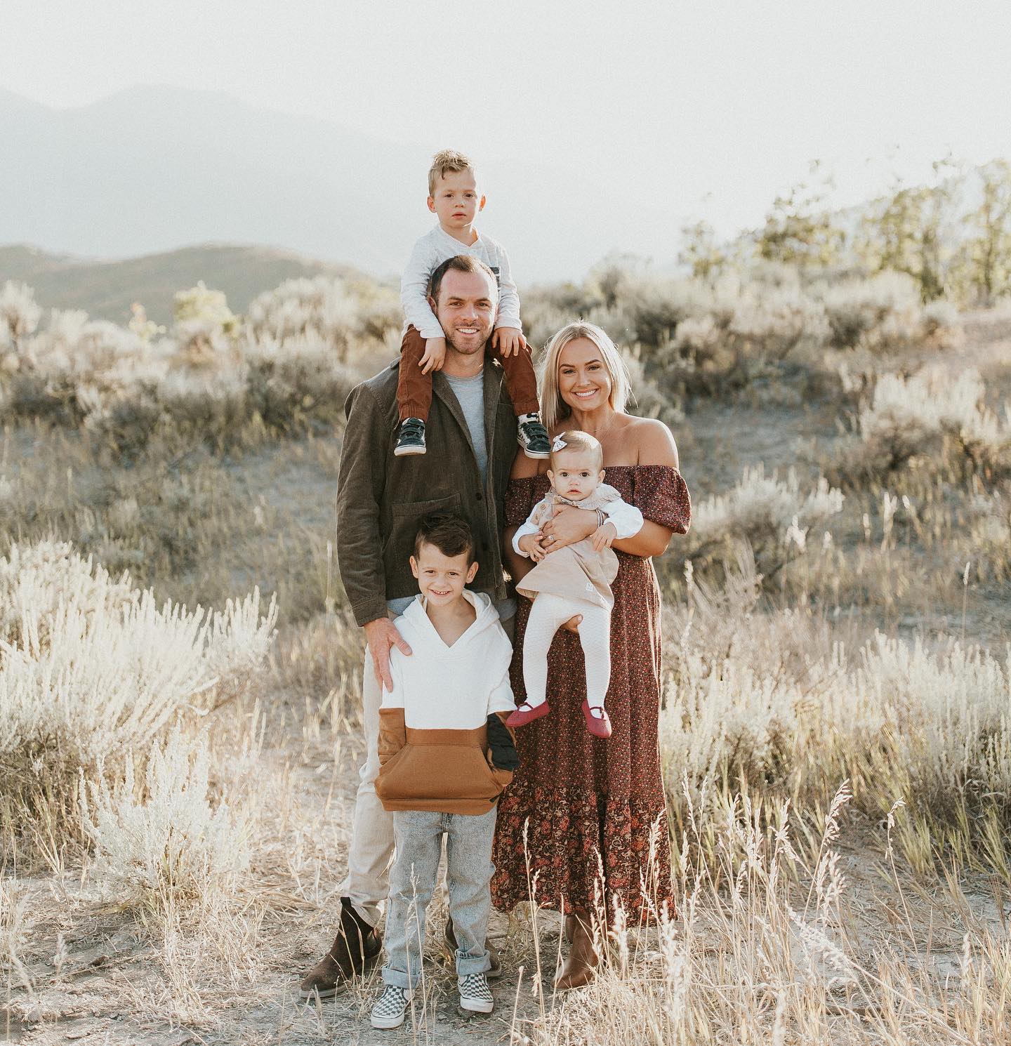 Jason y Aleck Lang con sus tres hijos (Cortesía de <a href="https://www.instagram.com/aleck_lang/" target="_blank" rel="noopener">Aleck Lang</a>)