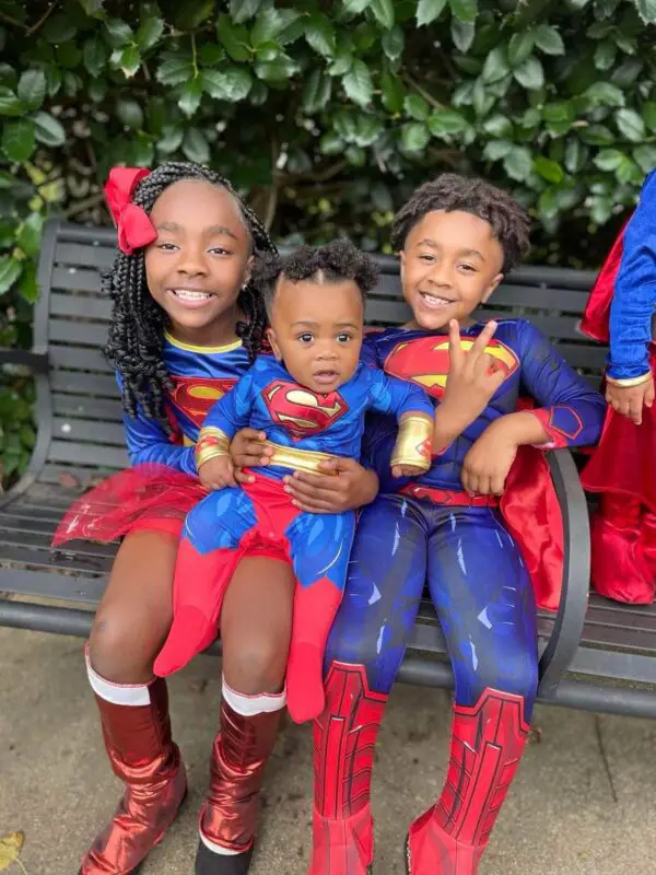 Kayden con sus hermanos. (Cortesía de <a href="https://www.facebook.com/kayla.giles.754" target="_blank" rel="noopener">Kayla Giles</a>)