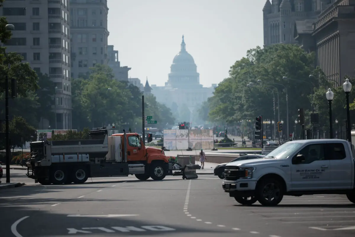 <em>Vallas de seguridad antes del desfile y la celebración del 250º aniversario del Ejército en los alrededores del National Mall en Washington el 13 de junio de 2025. Kayla Bartkowski/Getty Images</em>