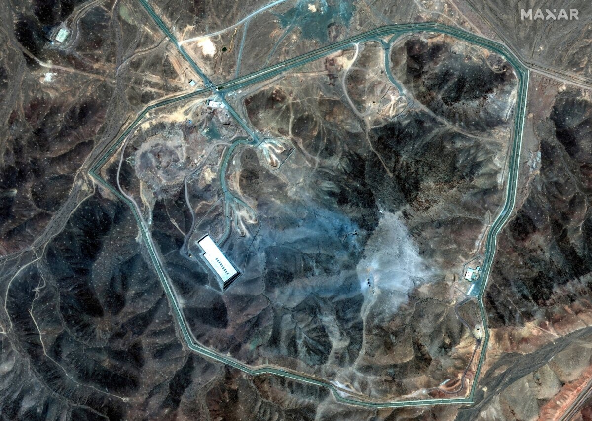 Imagen satelital muestra una vista general del complejo de Fordow, después de que Estados Unidos atacara la instalación nuclear subterránea, cerca de Qom, Irán, el 22 de junio de 2025. (Maxar Technologies/Handout vía Reuters).