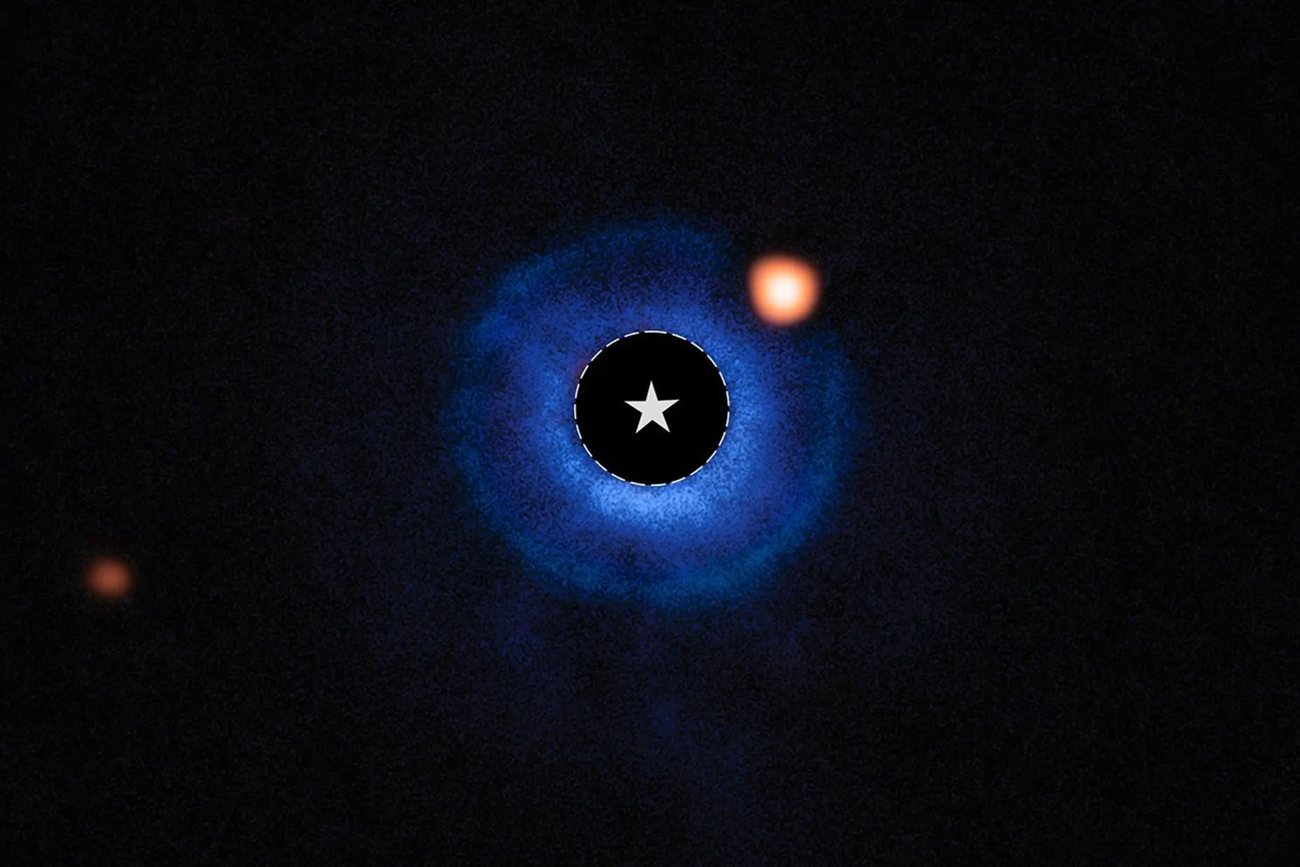 Los astrónomos que utilizan el telescopio espacial James Webb de la NASA han captado pruebas convincentes de la existencia de un planeta con una masa similar a la de Saturno que órbita alrededor de la joven estrella cercana TWA 7. En esta imagen, que combina datos terrestres del Very Large Telescope (VLT) de la ESO y datos del MIRI (Mid-Infrared Instrument) del Webb, se ha restado la luz de la estrella TWA 7. La ubicación de la estrella está marcada con un círculo y un símbolo de estrella en el centro de la imagen. El color azul representa los datos del instrumento SPHERE del VLT, que muestra la ubicación del disco que rodea la estrella anfitriona. Los datos del MIRI se muestran en naranja. El punto naranja brillante situado en la parte superior derecha de la estrella es la fuente identificada como TWA 7 b, dentro del disco de escombros. El punto naranja más distante visible en la parte izquierda de la imagen es una estrella de fondo no relacionada. (NASA, ESA, CSA, Anne-Marie Lagrange (CNRS, UGA), Mahdi Zamani (ESA/Webb))
