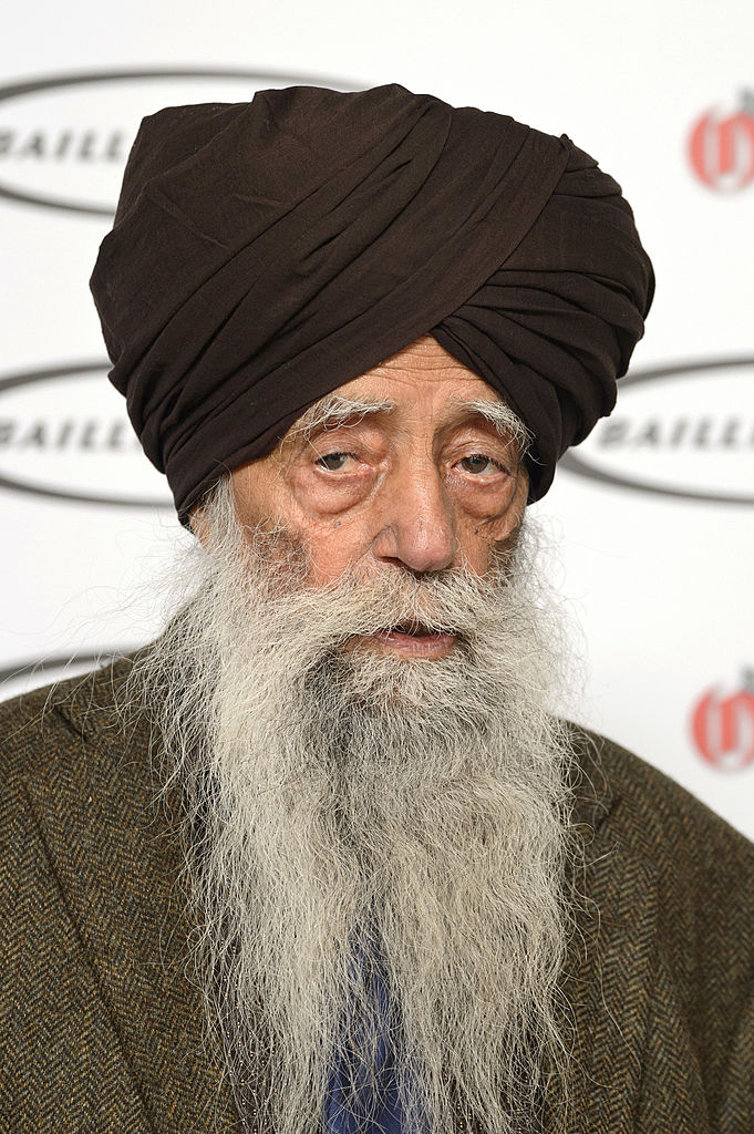 Fauja Singh asiste a la entrega de los premios Oldie of the Year Awards en Simpsons, en el Strand, el 12 de febrero de 2013 en Londres, Inglaterra. (Ben Pruchnie/Getty Images)