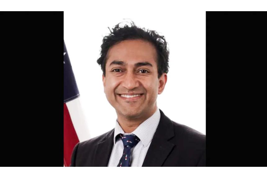 El Dr. Vinay Prasad, director del Centro de Evaluación e Investigación Biológica de la Administración de Alimentos y Medicamentos, en una fotografía sin fecha. (FDA a través de The Epoch Times)