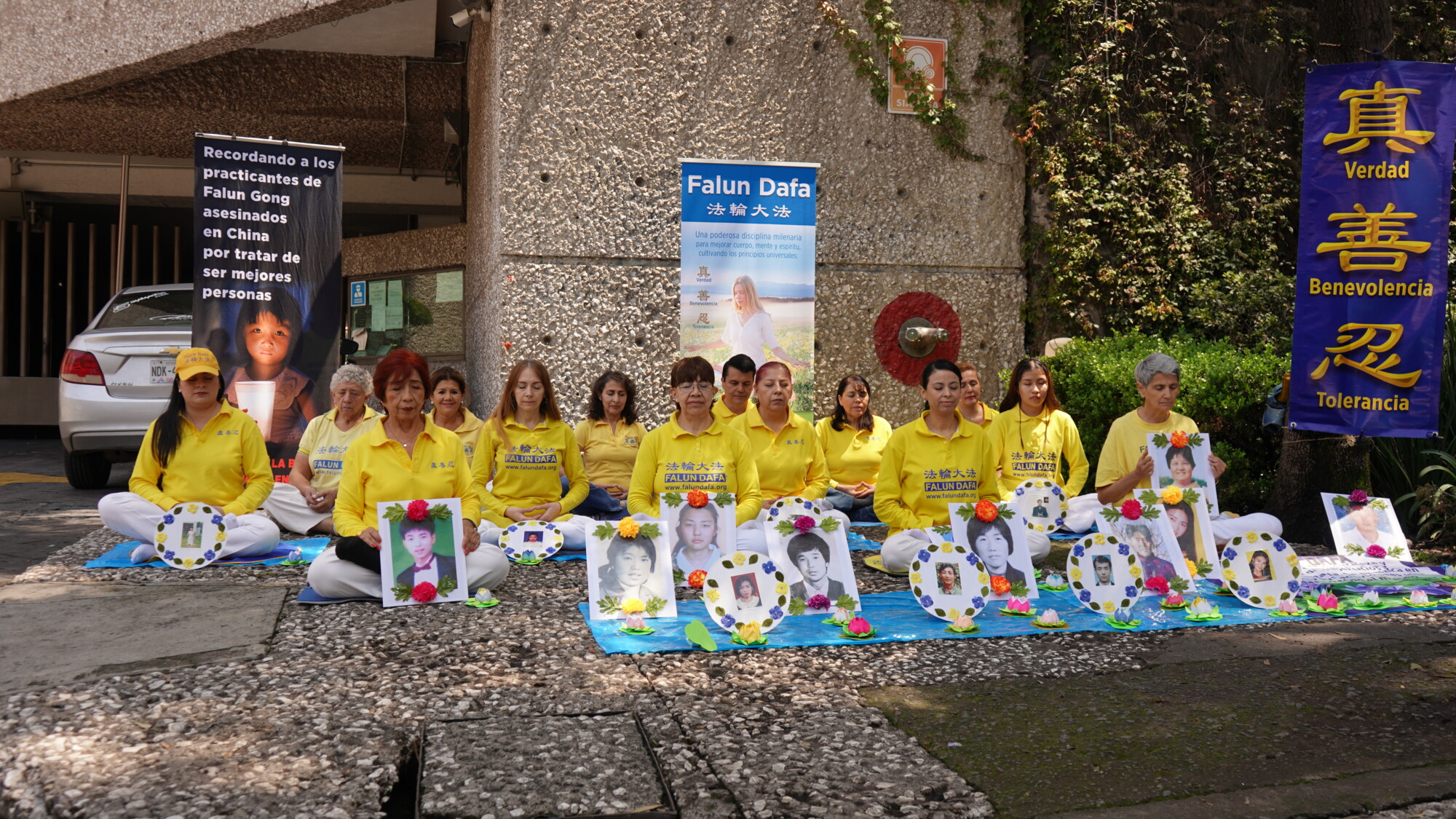<em>Manifestantes en Méico piden termine la persecución a Falun Dafa en China frente a la embajada de China en la CDMX, México, 20 de julio de 2025. (The Epoch Times)</em>
