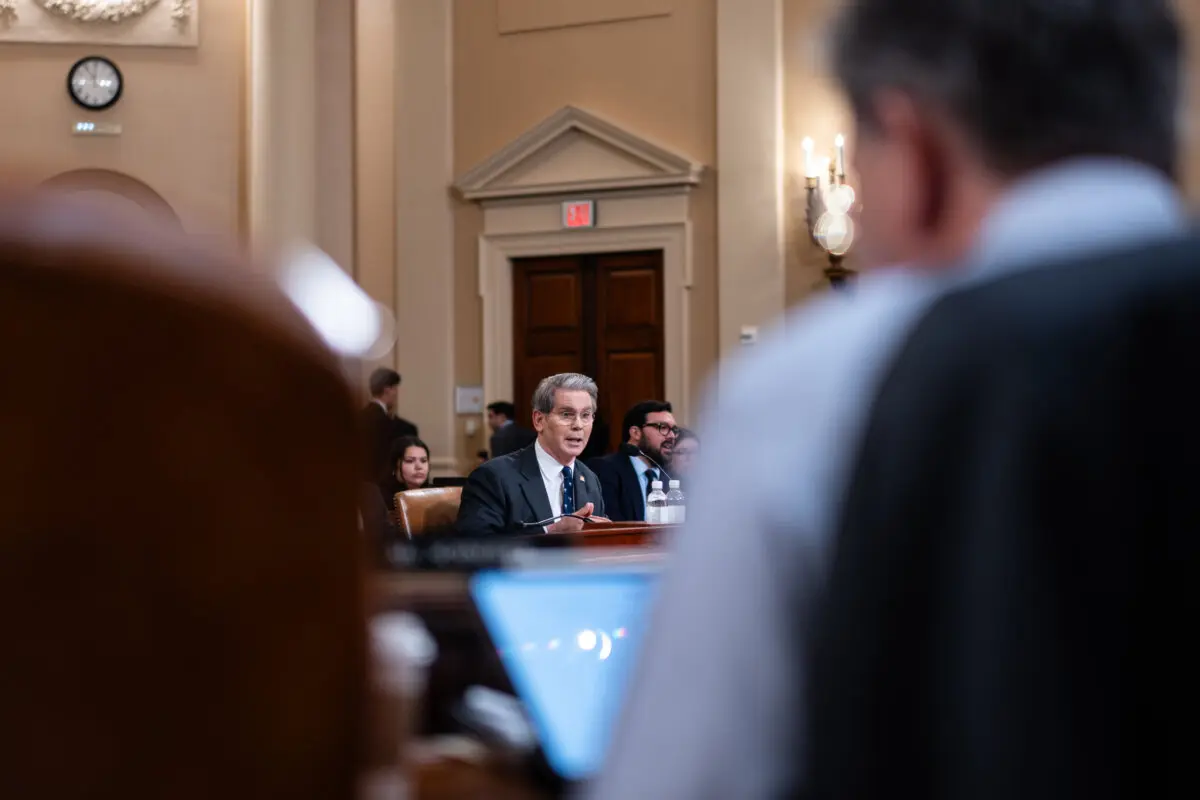 El secretario del Tesoro, Scott Bessent, testifica ante el Comité de Medios y Arbitrios de la Cámara de Representantes en el Capitolio, Washington, el 11 de junio de 2025. (Madalina Vasiliu/The Epoch Times)