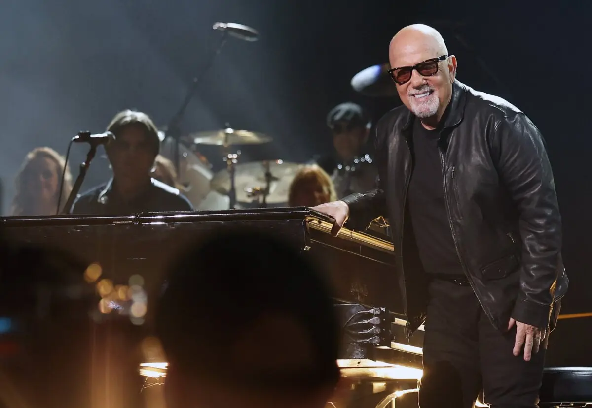 Billy Joel se presenta durante la 66.ª edición de los Premios Grammy en Los Ángeles el 4 de febrero de 2024. (Monica Schipper/Getty Images para The Recording Academy)