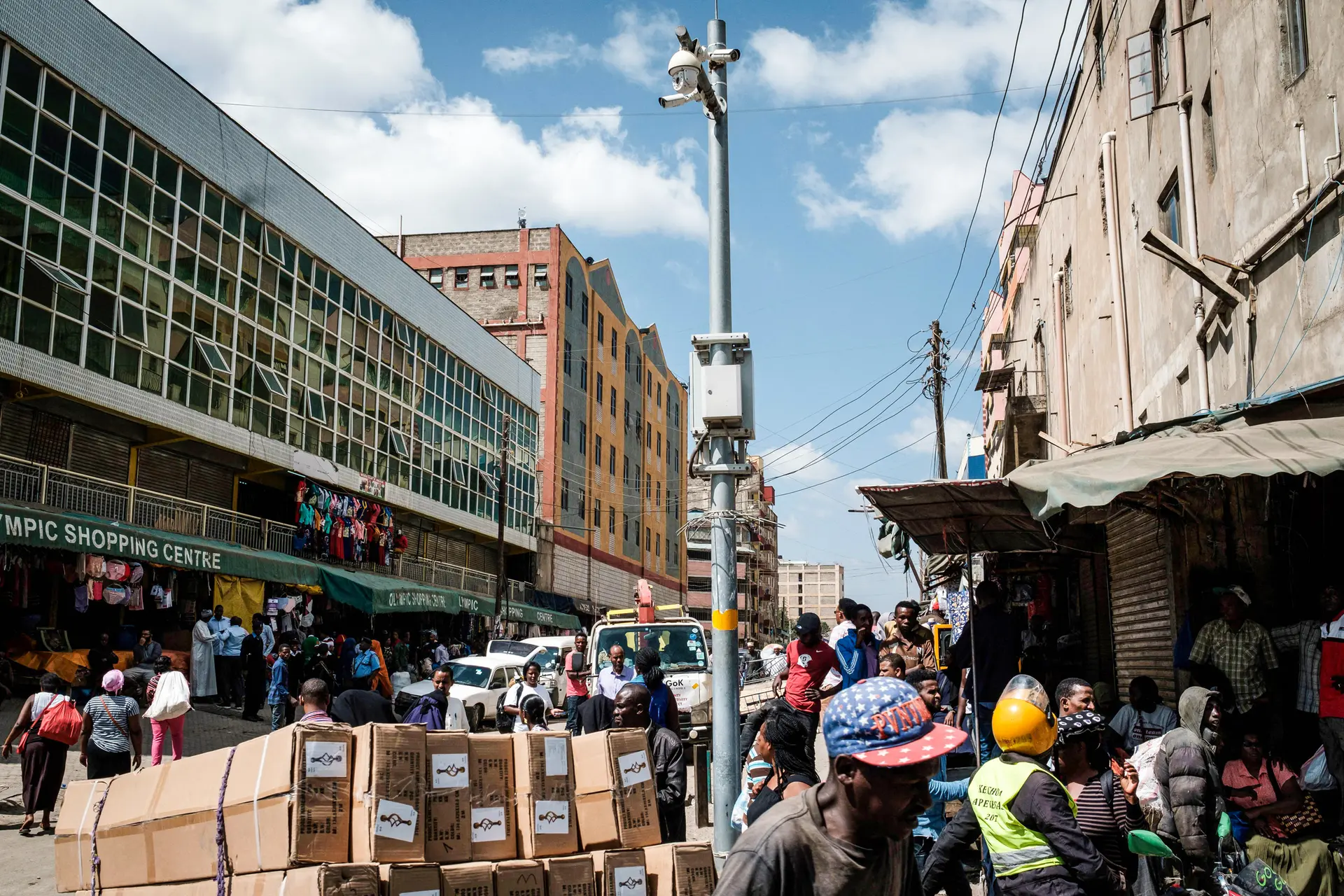 Una cámara de vigilancia en una calle de Nairobi, Kenia, el 18 de enero de 2019. (Yasuyoshi Chiba/AFP a través de Getty Images)