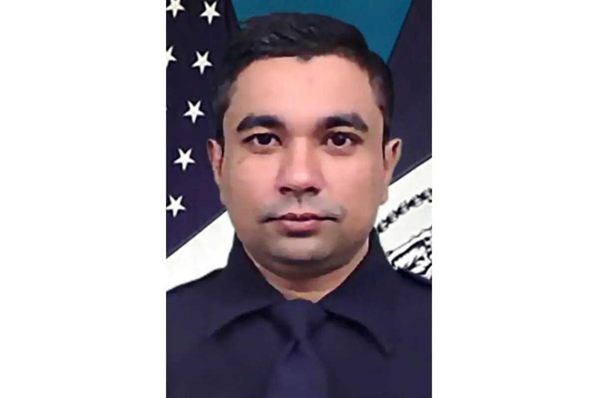 El agente de la policía de Nueva York Didarul Islam en una foto sin fecha. (Departamento de Policía de Nueva York a través de AP)