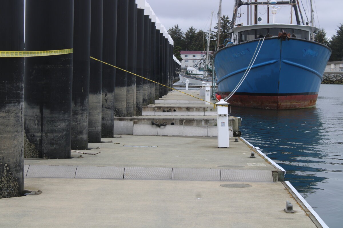 El puerto de Crescent City, California, sufrió daños por valor de aproximadamente un millón de dólares a causa de las olas tras el tsunami del 30 de julio de 2025, según informaron las autoridades locales. (Puerto de Crescent City).
