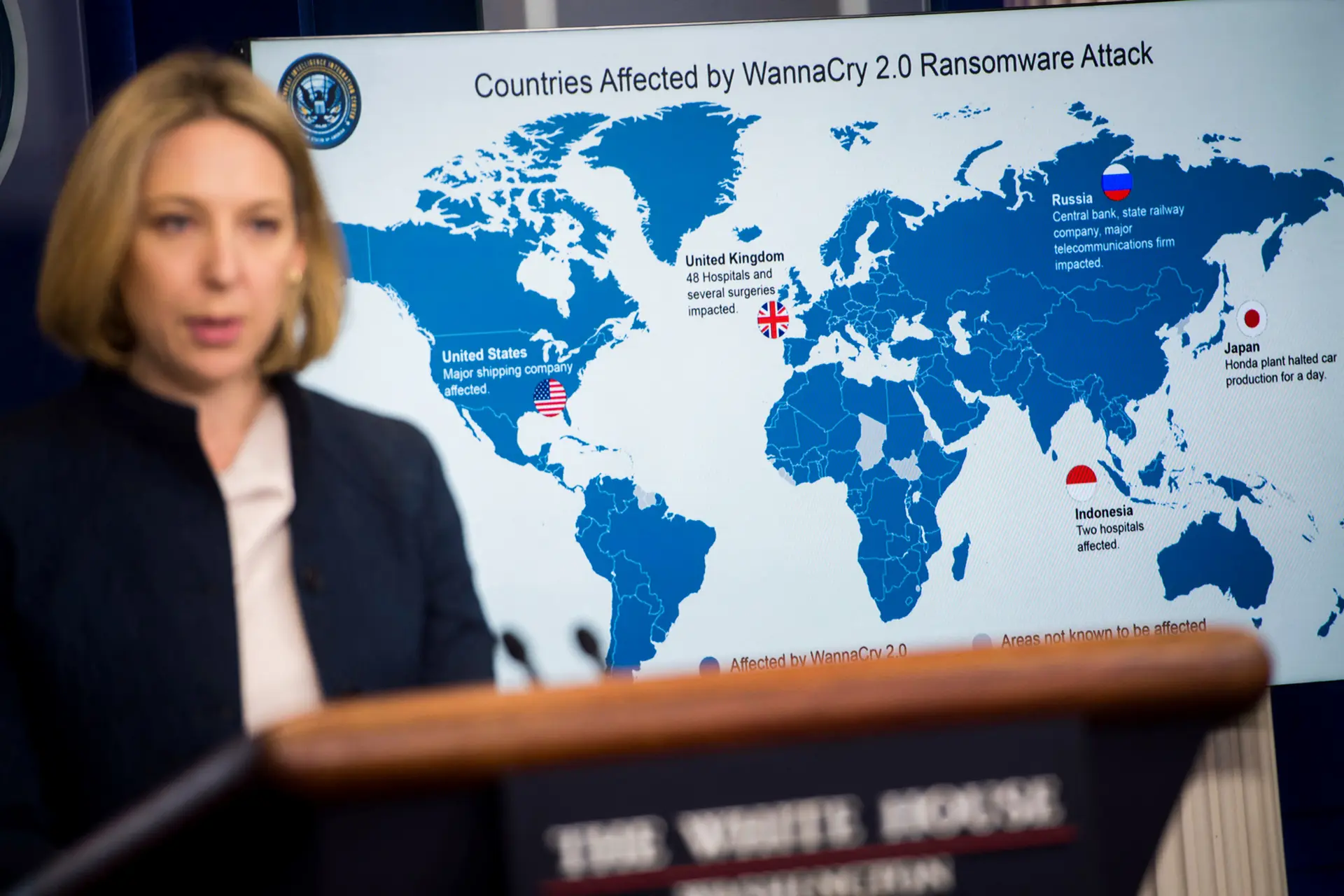 Jeanette Manfra, directora de ciberseguridad del Departamento de Seguridad Nacional, habla durante una rueda de prensa en la Casa Blanca el 19 de diciembre de 2017. Manfra anunció que Estados Unidos cree que Corea del Norte está detrás de los ciberataques globales WannaCry. (Saul Loeb/AFP a través de Getty Images)