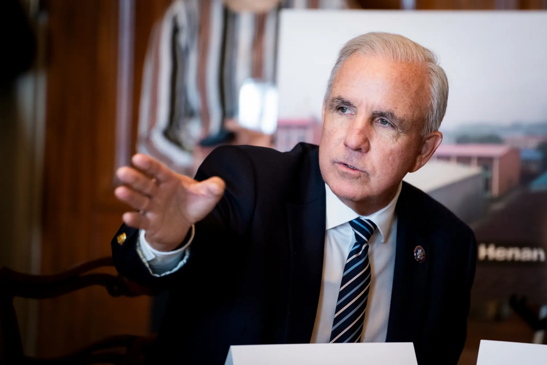El representante Carlos Giménez (R-Fla.) habla durante una mesa redonda interreligiosa sobre la amenaza del Partido Comunista Chino a la libertad religiosa en Washington el 12 de julio de 2023. (Madalina Vasiliu/The Epoch Times).