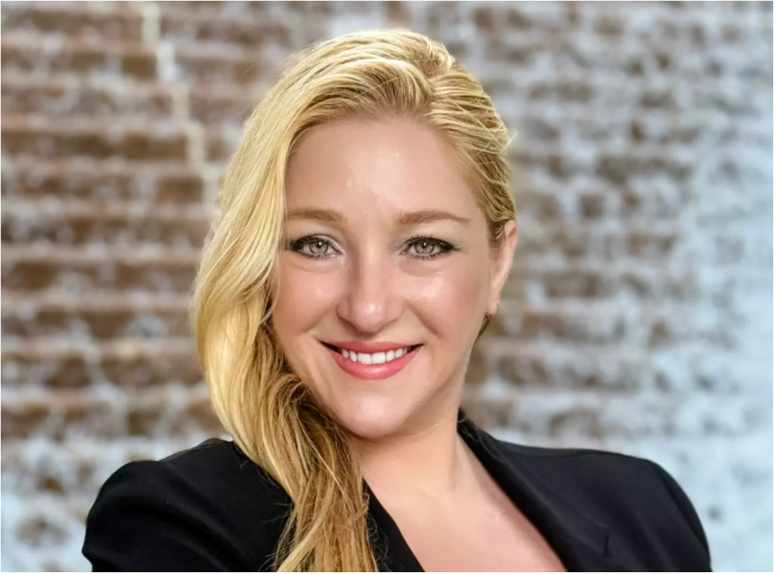 A Shannon Kroner, terapeuta educativa y autora de libros infantiles, le preocupa que el uso de IA en las escuelas pueda obstaculizar el pensamiento crítico de los niños. (Cortesía de Shannon Kroner).