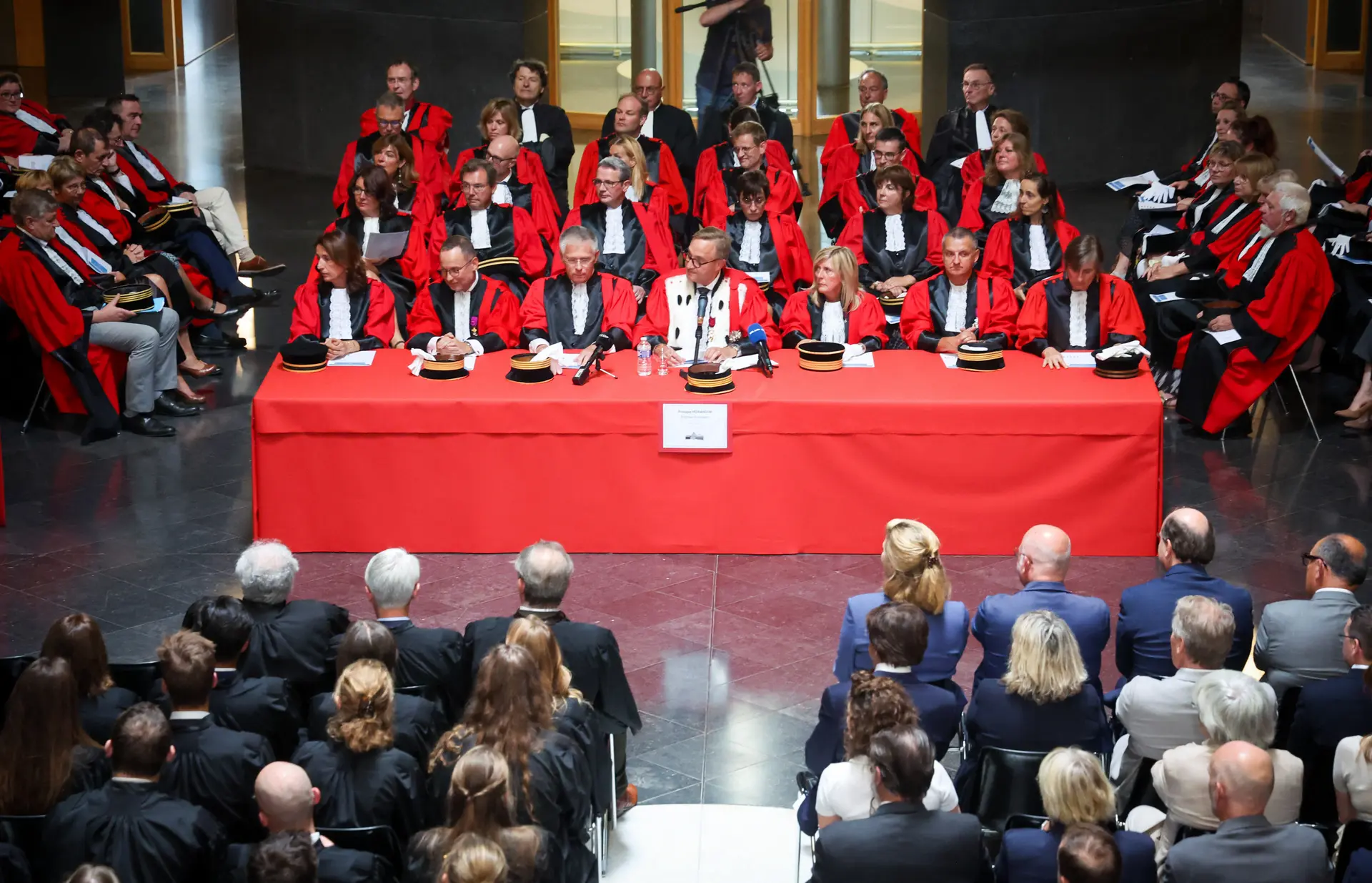 El Tribunal de Apelación de Mons (Hof van Beroep - Cour d'appel), Bélgica, abrió sus puertas el 1 de septiembre de 2025. Fundado en 1975, el Tribunal de Apelación de Mons celebra su 50.º aniversario. (Virginie Lefour/BELGA MAG/AFP vía Getty Images)