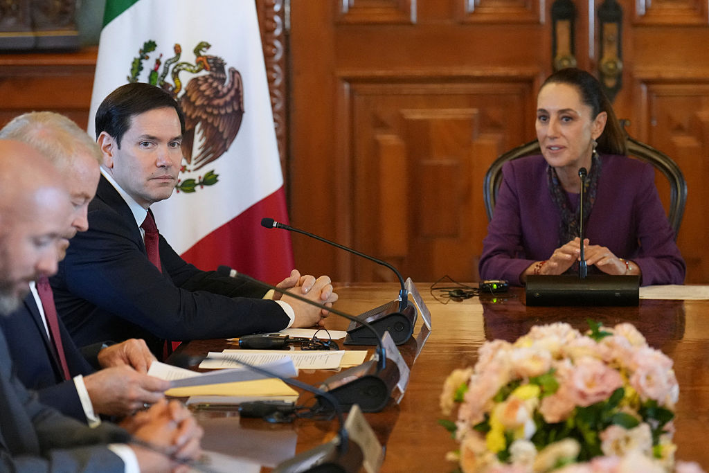 El secretario de Estado de EE. UU., Marco Rubio, se reúne con la presidenta de México, Claudia Sheinbaum, en el Palacio Nacional de la Ciudad de México, el 3 de septiembre de 2025. (JACQUELYN MARTIN/POOL/AFP a través de Getty Images)