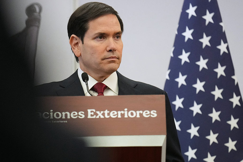 El secretario de Estado de EE. UU., Marco Rubio, asiste a una conferencia de prensa con el secretario de Relaciones Exteriores de México, Juan Ramón de la Fuente (fuera de cuadro), en la Secretaría de Relaciones Exteriores en la Ciudad de México, el 3 de septiembre de 2025. (JACQUELYN MARTIN/POOL/AFP vía Getty Images)