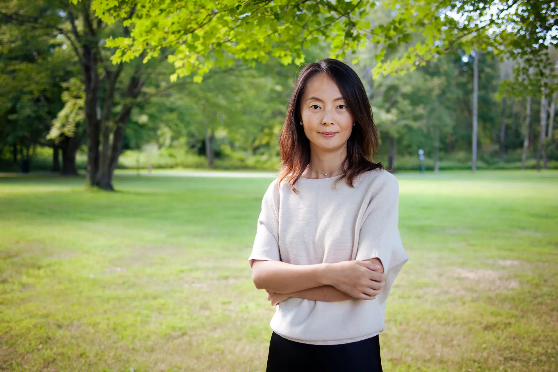 La practicante de Falun Gong Gong Xiaoyan en Otisville, Nueva York, el 31 de agosto de 2025. Su padre, también practicante, murió en prisión en 2021. (Petr Svab/The Epoch Times)