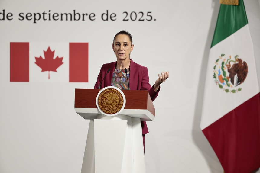 La presidente de México, Claudia Sheinbaum habla durante una conferencia de prensa este jueves 18 de septiembre de 2025 en el Palacio Nacional de la Ciudad de México (México). EFE/José Méndez