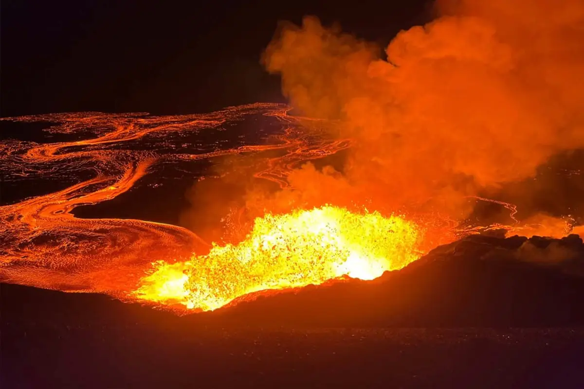 Temprano en la mañana del 6 de agosto de 2025, durante el episodio 30 de la erupción del Kilauea. (Cortesía del USGS)