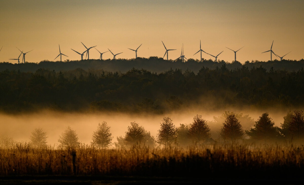 El amanecer disipa la niebla matinal en Shanksville, Pensilvania, el 11 de septiembre de 2025. (Jeff Swensen/Getty Images).