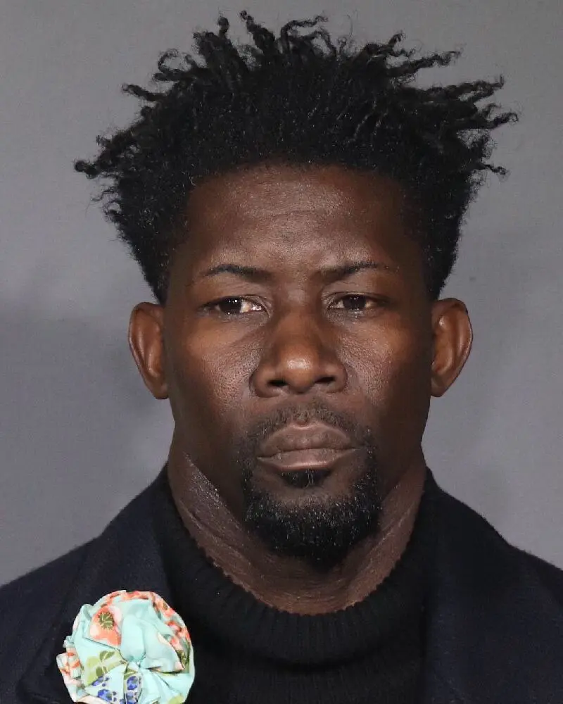 Esta foto proporcionada por el Servicio de Inmigración y Control de Aduanas de EE. UU. muestra a Ian Roberts en febrero de 2020. (ICE vía AP)