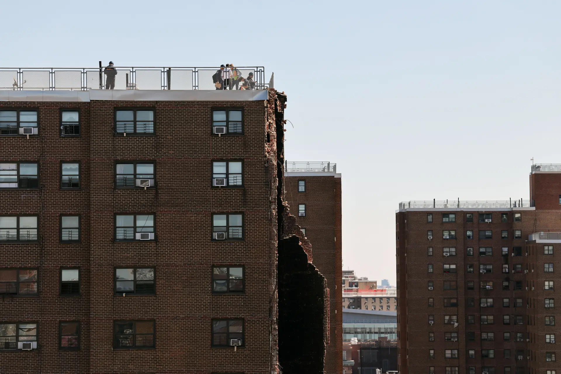 Un edificio dañado tras una explosión de gas en el Bronx, Nueva York, el 1 de octubre de 2025. (Spencer Platt/Getty Images)